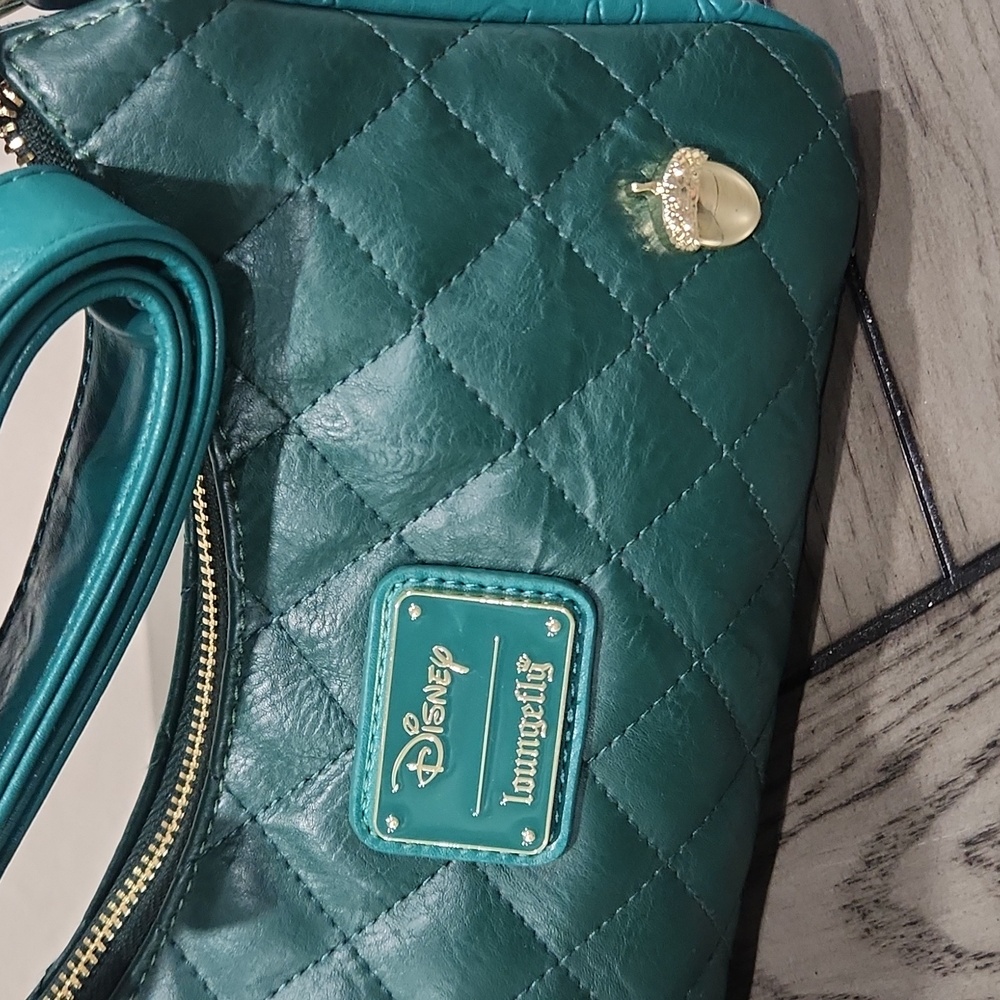 Disney Loungefly Chip & Dale Crossbody Purse - Picture 4 of 7